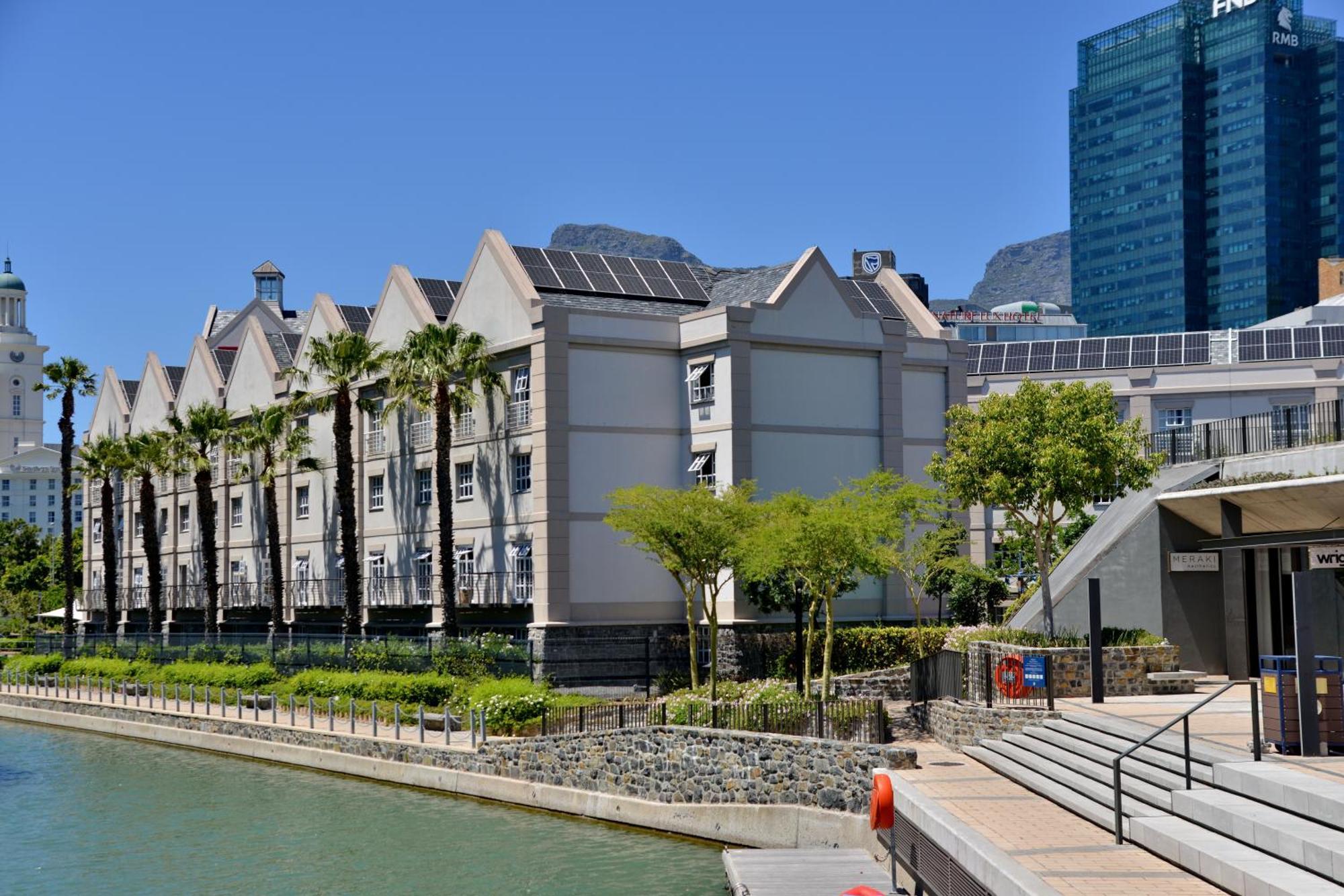 ซิตี้ ล้อดจ์ โฮเต็ล วีแอนด์เอ วอเตอร์ฟร้อนท์ เคปทาวน์ Hotel ภายนอก รูปภาพ