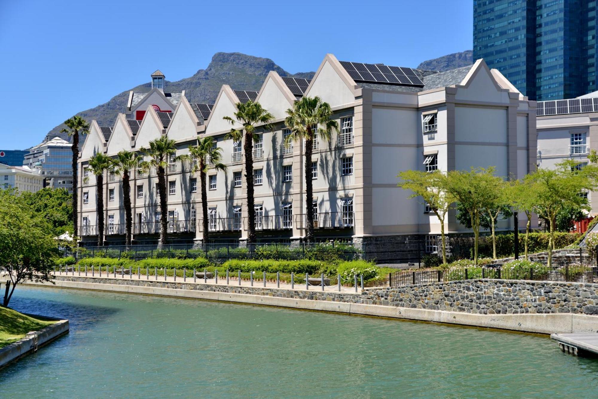 ซิตี้ ล้อดจ์ โฮเต็ล วีแอนด์เอ วอเตอร์ฟร้อนท์ เคปทาวน์ Hotel ภายนอก รูปภาพ