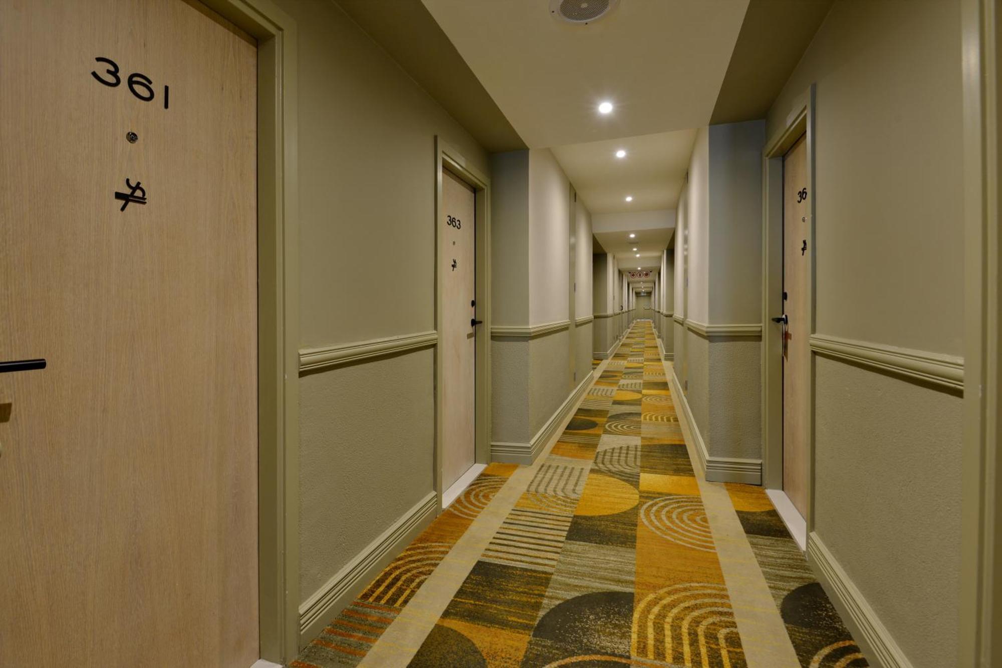ซิตี้ ล้อดจ์ โฮเต็ล วีแอนด์เอ วอเตอร์ฟร้อนท์ เคปทาวน์ Hotel ภายนอก รูปภาพ