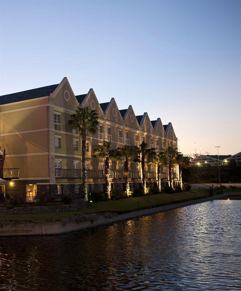 ซิตี้ ล้อดจ์ โฮเต็ล วีแอนด์เอ วอเตอร์ฟร้อนท์ เคปทาวน์ Hotel ภายนอก รูปภาพ