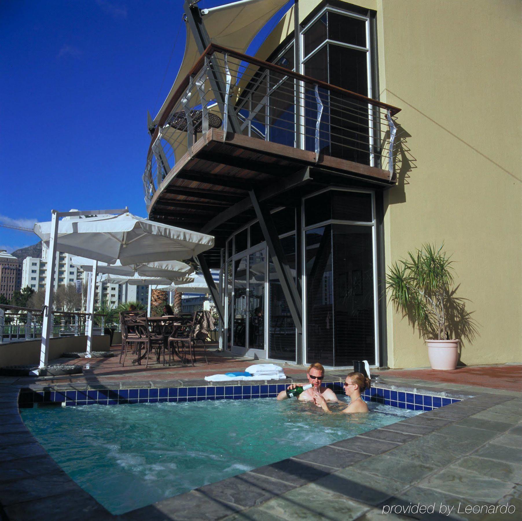 ซิตี้ ล้อดจ์ โฮเต็ล วีแอนด์เอ วอเตอร์ฟร้อนท์ เคปทาวน์ Hotel ภายนอก รูปภาพ